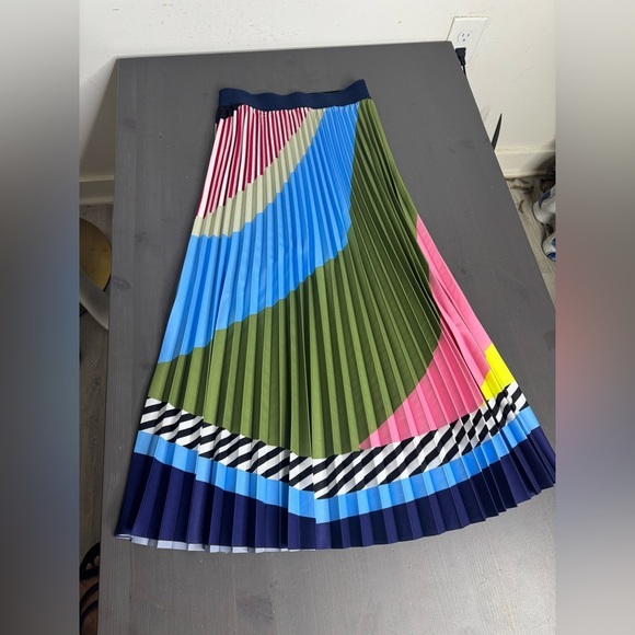 Le Superbe interrupted pattern pleated skirt in interrupted pattern - Picture 5 of 10